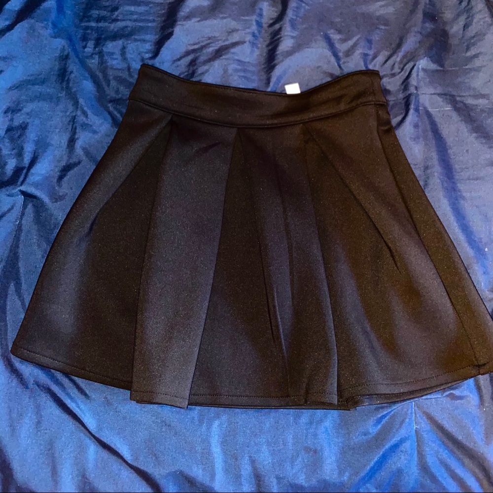 black skirt